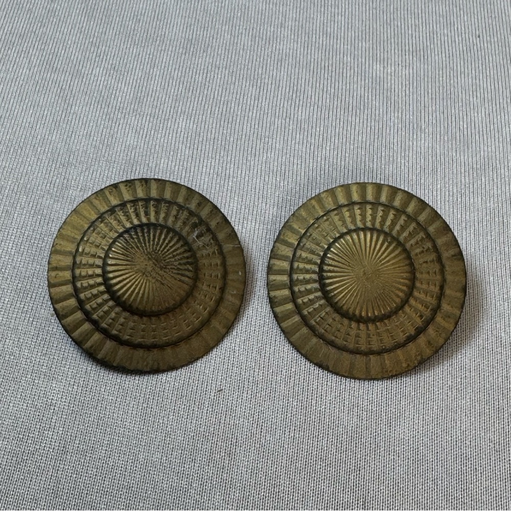 Vintage Brass Sunburst Round Button Earrings‎ - Brass Tones